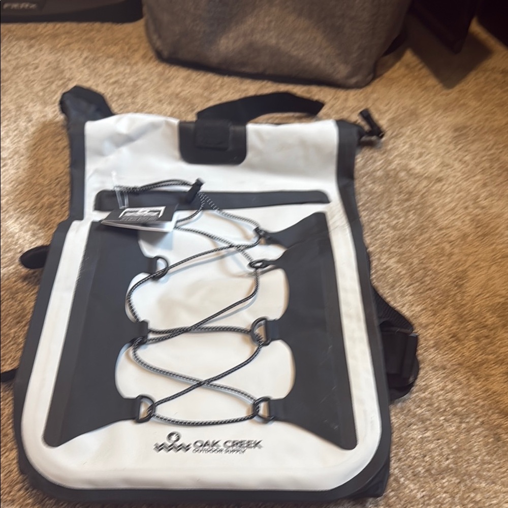 Oak Creek outfitters 30l roll top dry bag